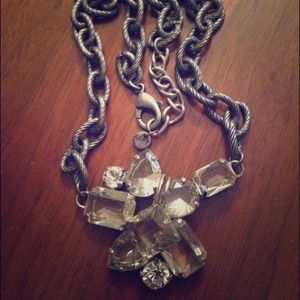 Ann Taylor LOFT flower gem necklace. $15