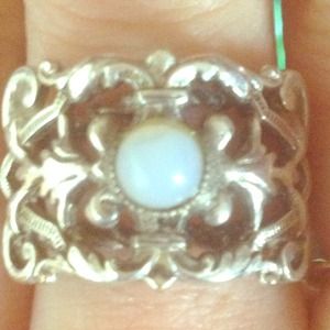 Beautiful antique sterling silver ring