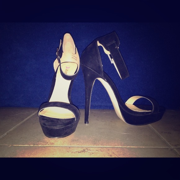 Never worn Black Bellagio heels