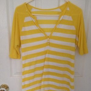 Yellow stiped baseball tee