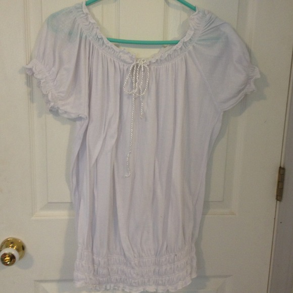 Loose fit white blouse