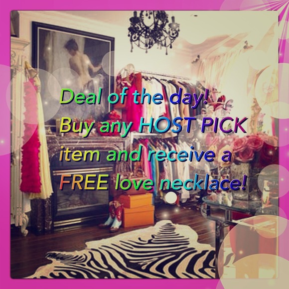 🌟DEAL OF THE DAY🌟FREE LOVE NECKLACE!!