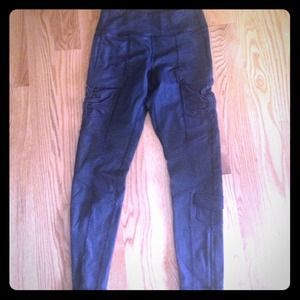 🚫🚫Lululemon denim like crop leggings SOLD!!!!!🚫