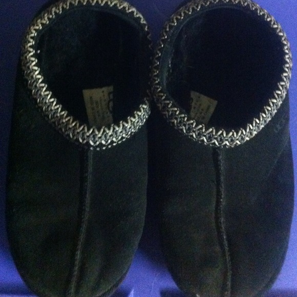 Ugg Clogs. Lightly worn. Black size 8 women