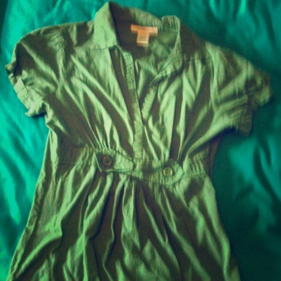 •SOLD• Green Short Sleeve Collared Blouse