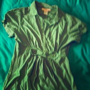 •SOLD• Green Short Sleeve Collared Blouse
