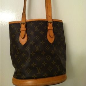 *JUST REDUCED*** Authentic Louis Vuitton Bucket
