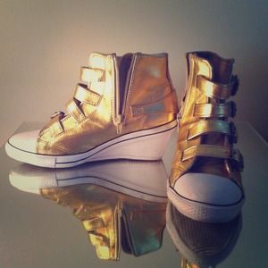 Bucco Capensis metallic gold wedge heeled sneakers