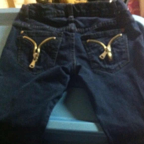 Denim jeans. Size US 3. Style: Skinny.
