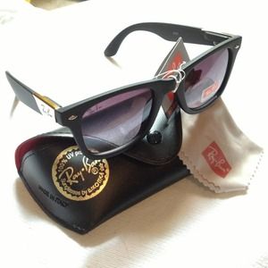 Ray•Ban Sunglasses NWT & case