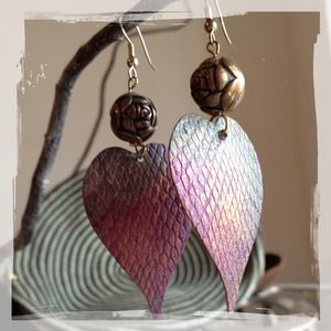 CLOSING SALE Ombré Hearts/Antique Flower Earrings