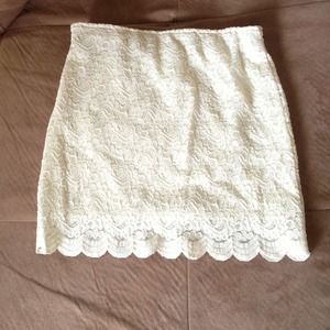 Lace mini skirt Size Medium