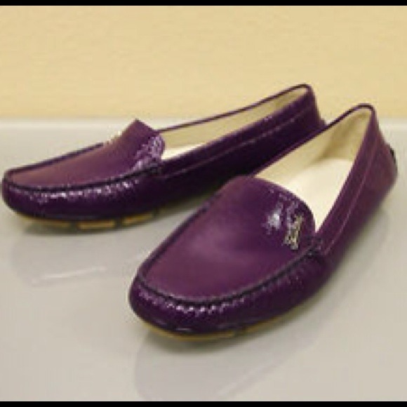 **SOLD**Purple patent Gucci signature loafer. - Picture 2 of 4