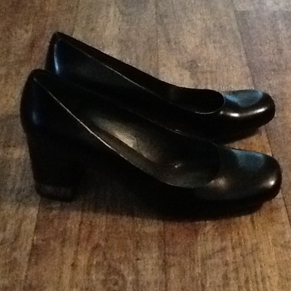 Nine West black heels