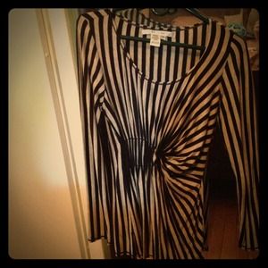Long sleeved asymmetrical shirt