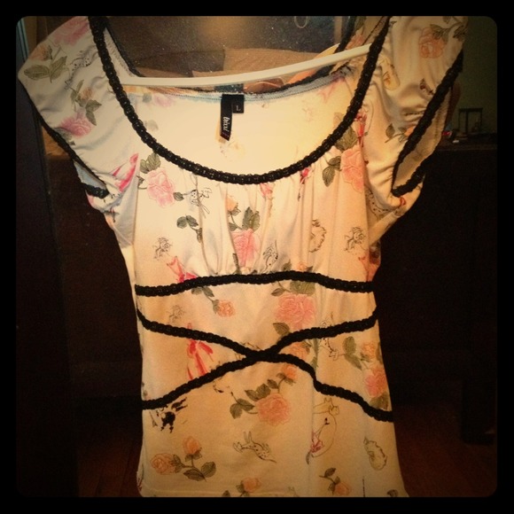 Short sleeved top - Picture 1 of 1
