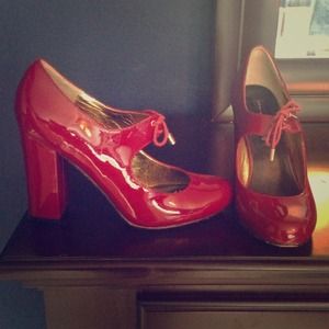Steven by Steve Madden Red patent leather pumps