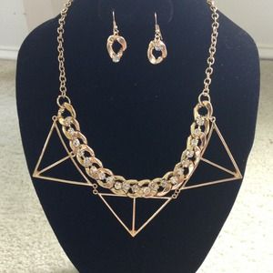 Gold Pyramid chain necklace set