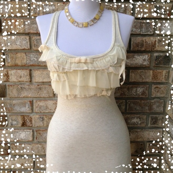 Abercrombie & Fitch Tops - 🌸SOLD in BUNDLE🌸 Abercrombie & Fitch Cream Tank