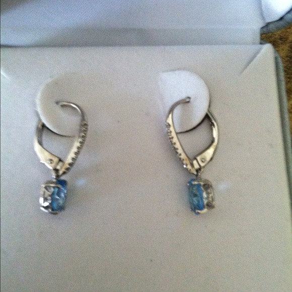 Blue Topaz Sterling Silver Earrings - new in box - Picture 3 of 4