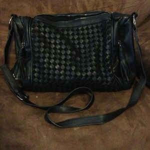 🚫SOLD🚫medium sized black purse