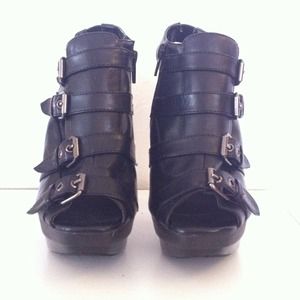 Size 5.5 black peep toe platform booties