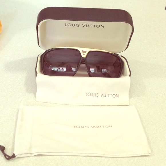 🔴SOLD!!🔴 100% Authentic Loius Vuitton Evidence🎉 - Picture 1 of 4