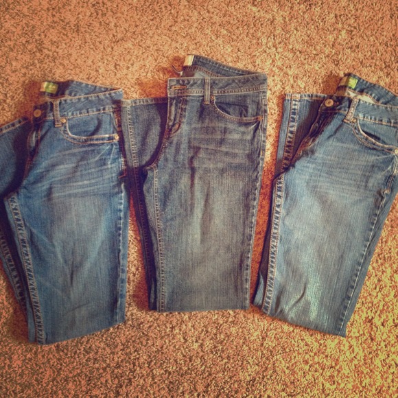 3 pairs of jeans like new!! :))