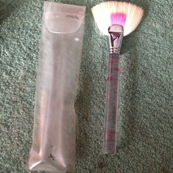 make up brush with case