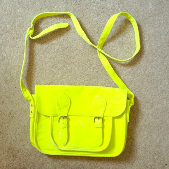 Candie's Handbags - NEON highlighter yellow crossbody purse! NWOT🍭!