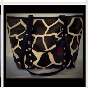 Giraffe print handbags bundle