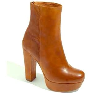 STEVE MADDEN
Brown Desirred Ankle Boot