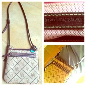AUTHENTIC Dooney & Bourke cross body bag