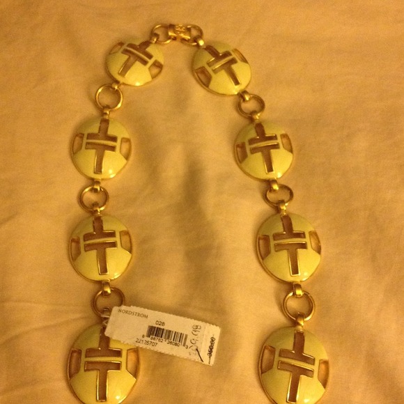 Authentic Tory Burch necklace in white/cream&gold