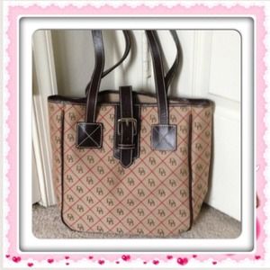 ✅RESERVED ✅ 💯% Authentic Dooney & Burke Bucket