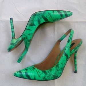 Ann Taylor Shoes - Ann Taylor Emerald Snake Heels Sz 9.5 Ann Taylor Shoes - Ann Taylor Emerald Snake Heels Sz 9.5