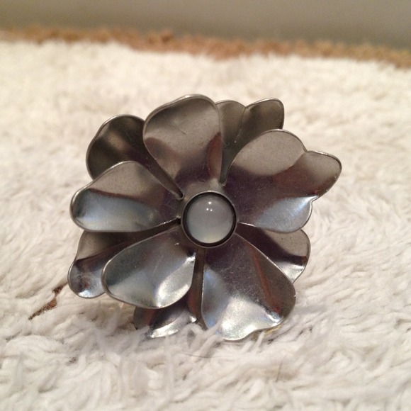 🎀HP🎀Flower ring - Picture 2 of 4