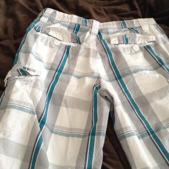 Boys striped shorts - Picture 2 of 3