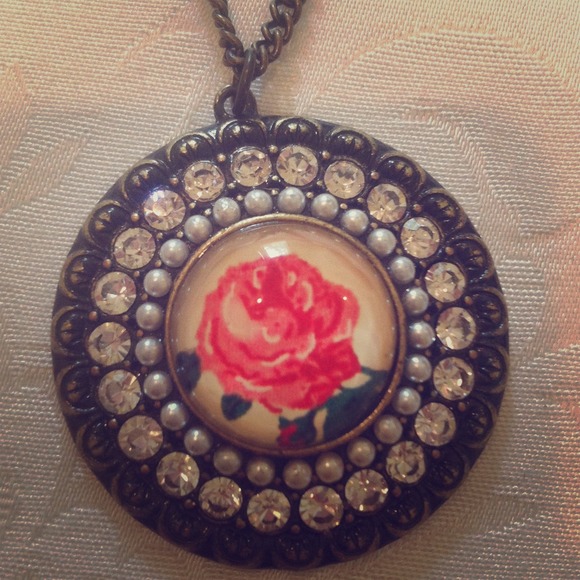 Vintage inspired rose pendant necklace