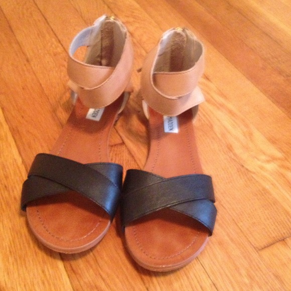 Steve Madden Sandals - Picture 1 of 4