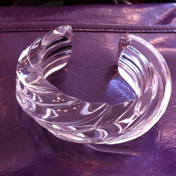 Jewelry - Lucite cuff