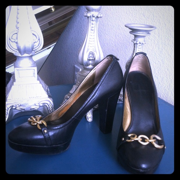 ⭐⭐REDUCED⭐⭐Black Banana Republic Platform Heels