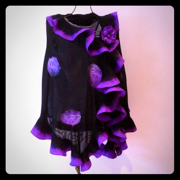 Silk- merino wool shawl, handcrafted.