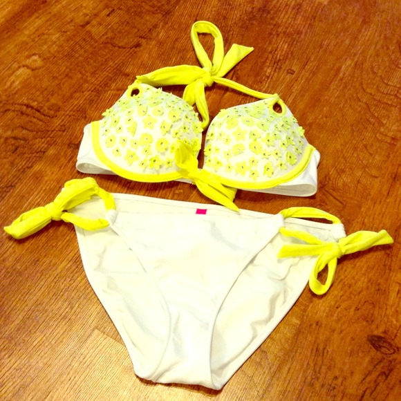 Nwot Victorias secret push-up swimsuit! SOLD