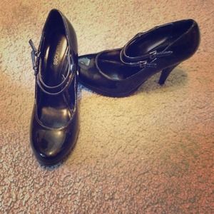 Maurice's heels, black.