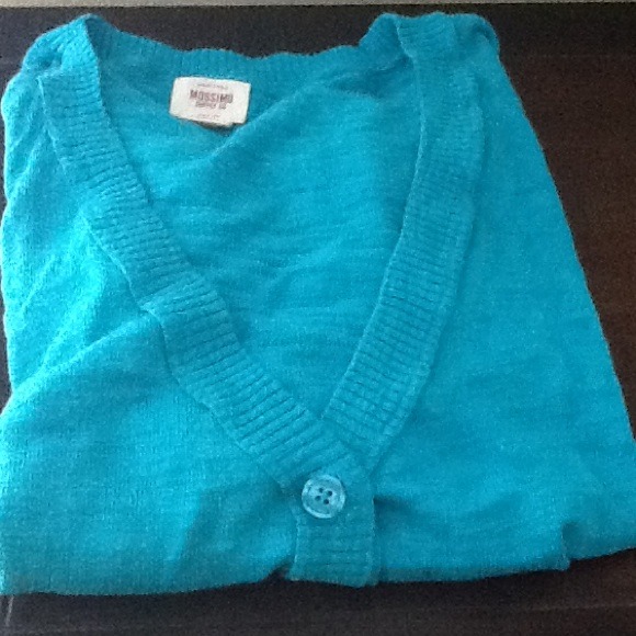Short sleeve cardigan and pink hat