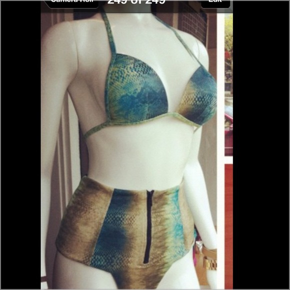 High waisted swimming suit! Size small