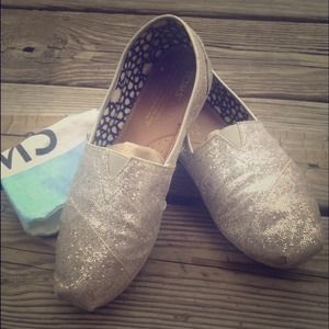 Toms classic slip on glitter fabric shoe