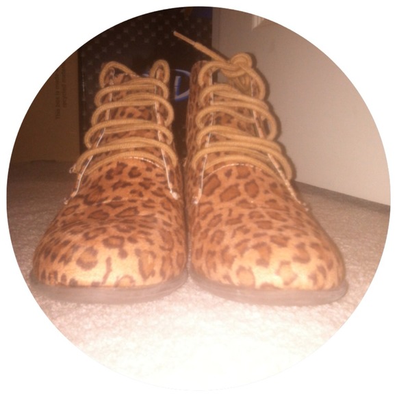 💙Cheetah print Ankle boots💙 Reserved!!