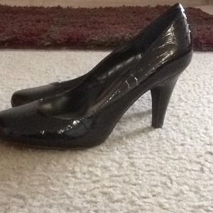 Black shoes size 8.5